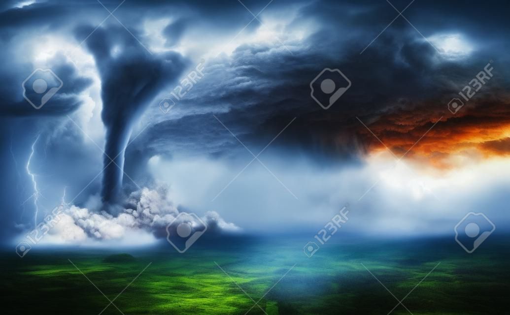 Tornado nel paesaggio tempestoso - Cambiamento climatico e concetto di disastro naturale