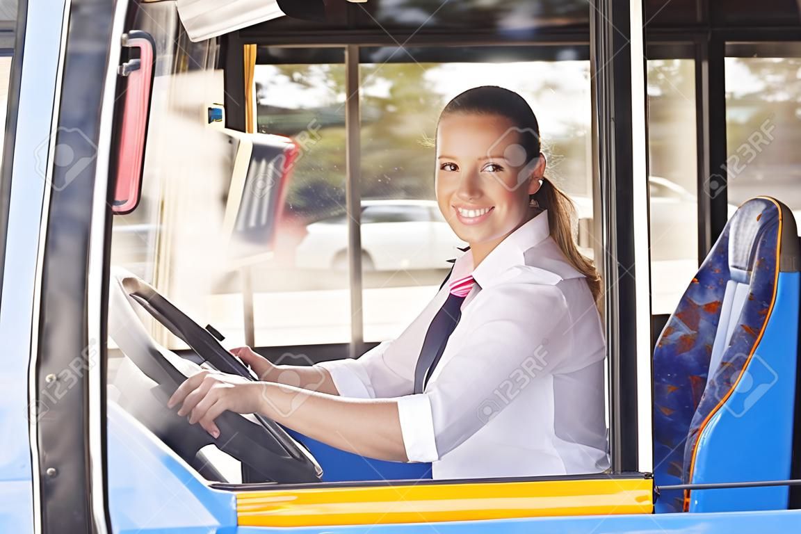 Портрет женщины Водитель автобуса За Wheel