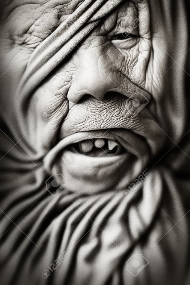 Portret van een oudere vrouw.