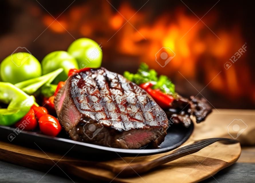 Viande Steak de b?uf grillé