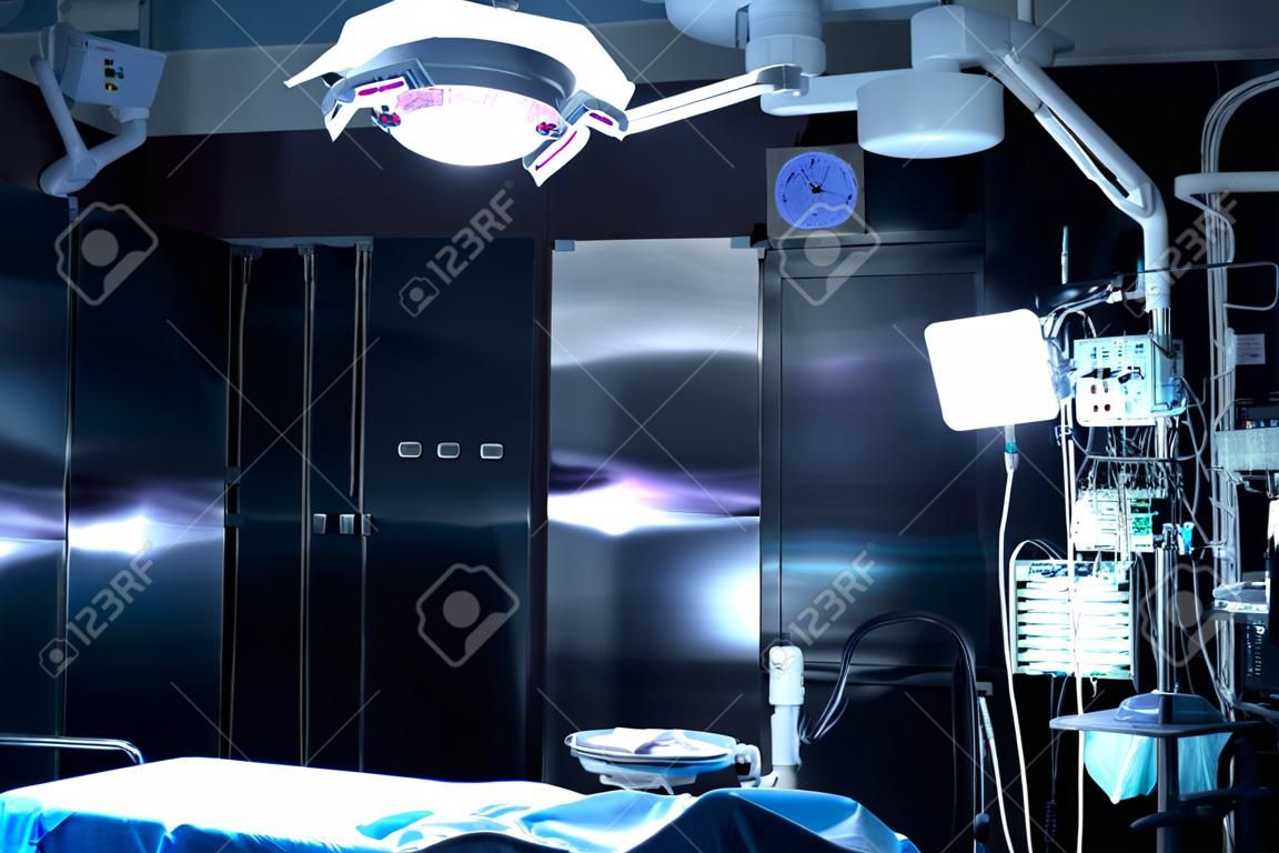 수술 램프의 수술실과 빛