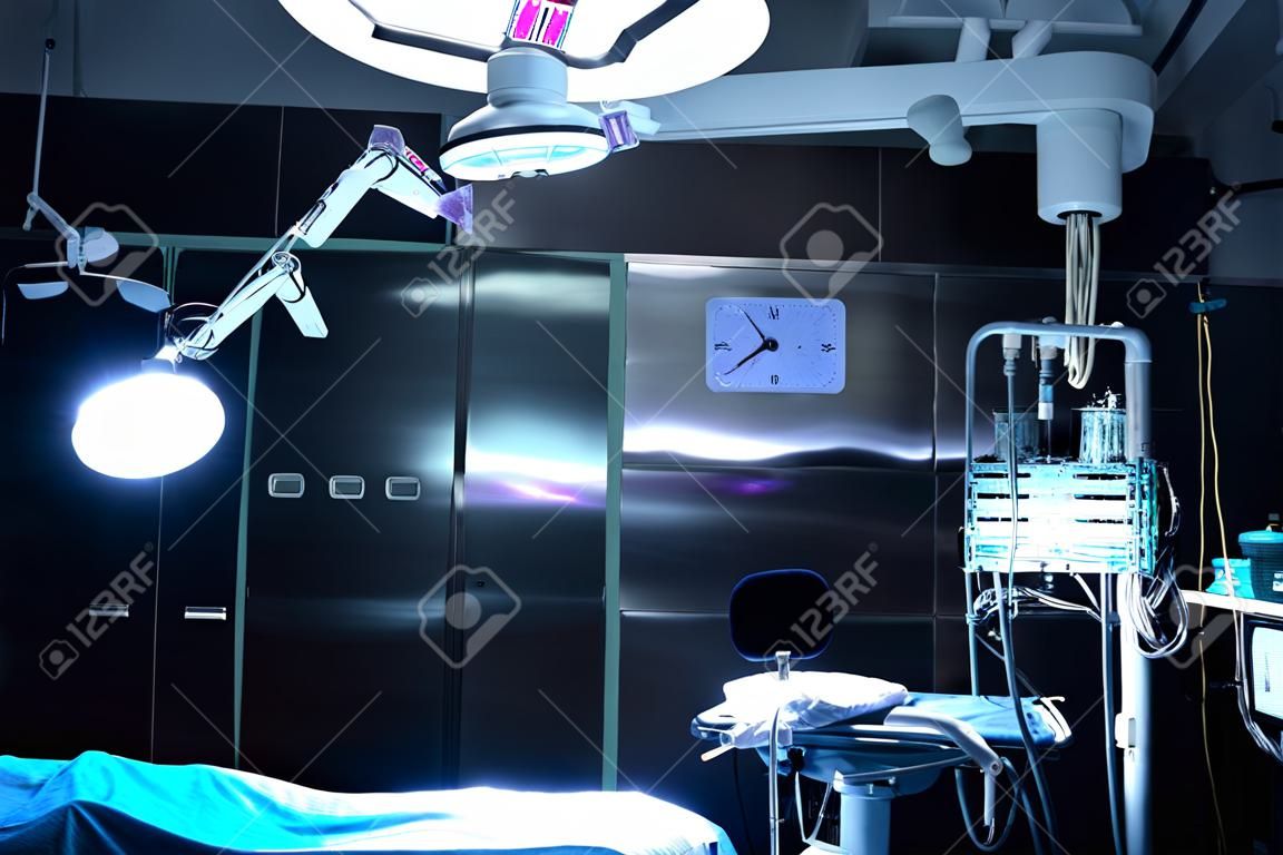 Sala operacyjna i światło lampy chirurgiczne