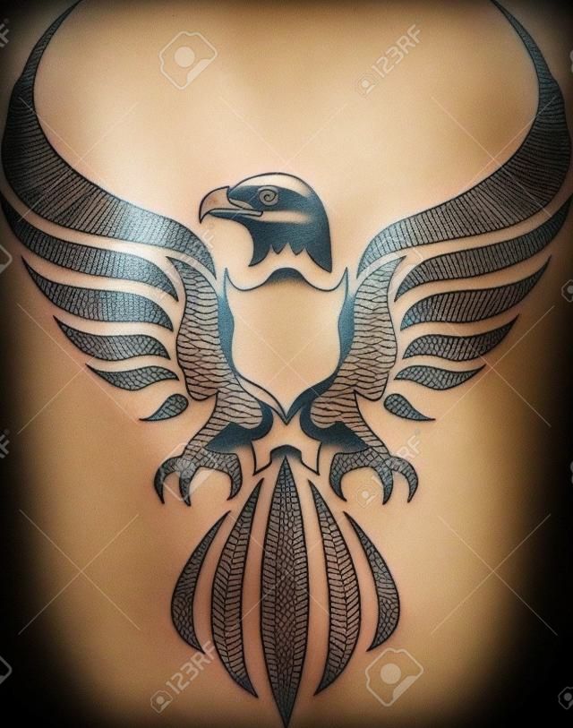 tatouage tribal d'un aigle