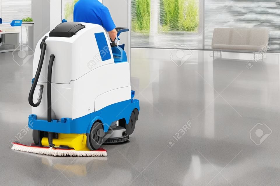 Mann fährt professionelle Bodenreinigungsmaschine am Flughafen oder Bahnhof oder Supermarkt. Bodenpflege und Reinigungsservice