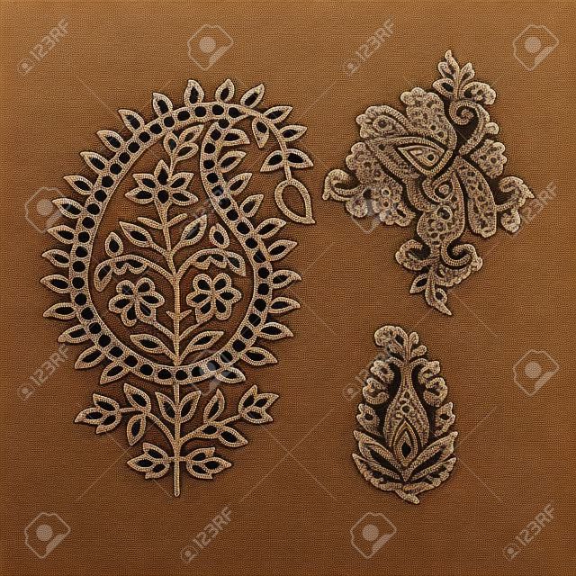Set di 3 elementi paisley. Ornamento etnico orientale tradizionale dell'India per il vostro disegno.