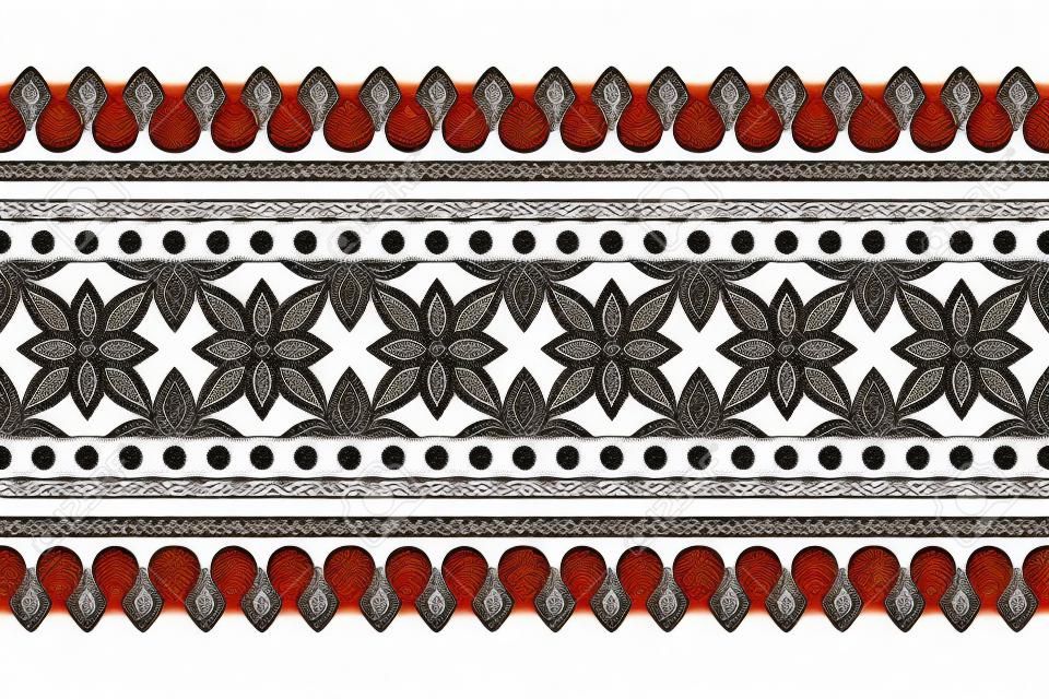 Bordure florale ethnique sans couture imprimée sur bois. Ornement oriental traditionnel de l'Inde Cachemire, motif de fleurs géométriques, noir sur fond blanc. Conception textile.