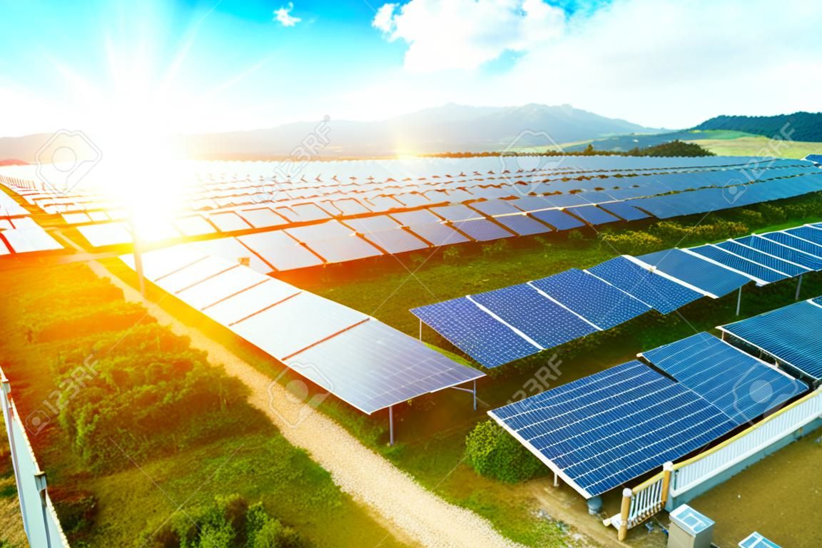 Panneaux photovoltaïques pour production électrique renouvelable, Navarra, Aragon, Espagne.
