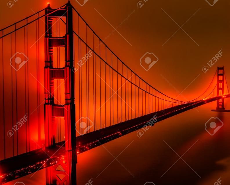 Silhouette der Golden Gate Bridge