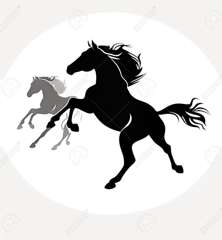 Silhuetas vetoriais de três cavalos correndo