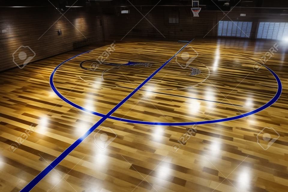 cancha de baloncesto suelo de madera con efecto de luz