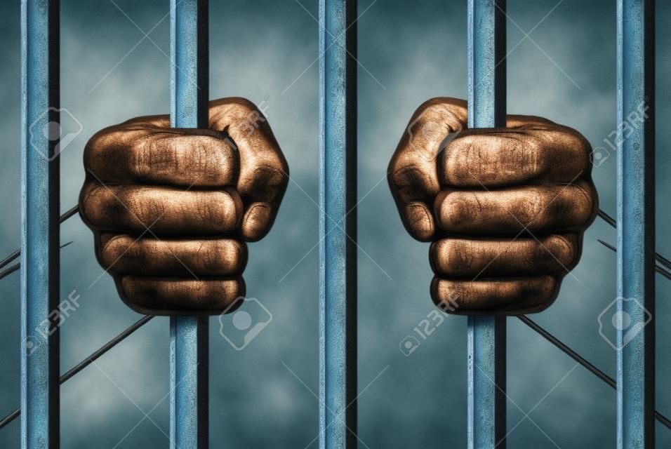 Hände, die Gefängnisgitter Hand hinter Gittern, von Hand im Gefängnis