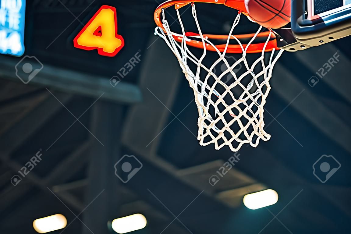 Basketbal hoepel, basketbal scoren in het stadion