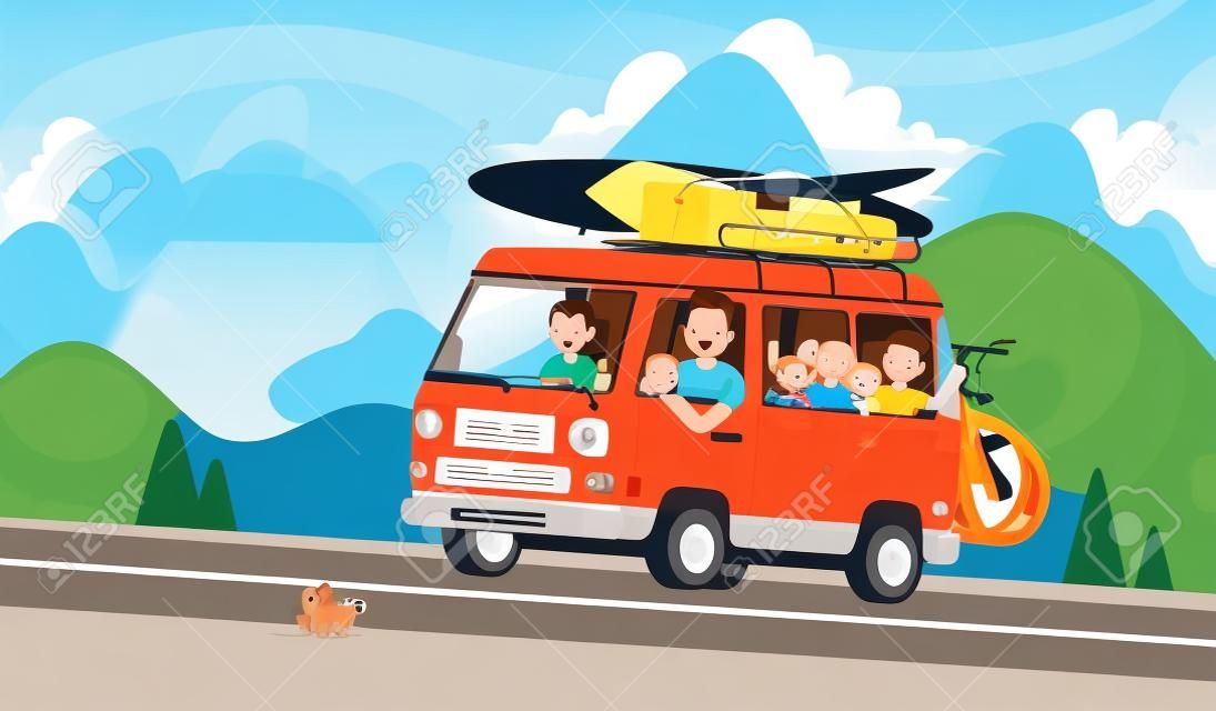 Feliz viaje familiar por carretera. Mamá, papá, niños y un perro viajando en una minivan turística al fondo de un paisaje montañoso. Ilustración vectorial en estilo de dibujos animados