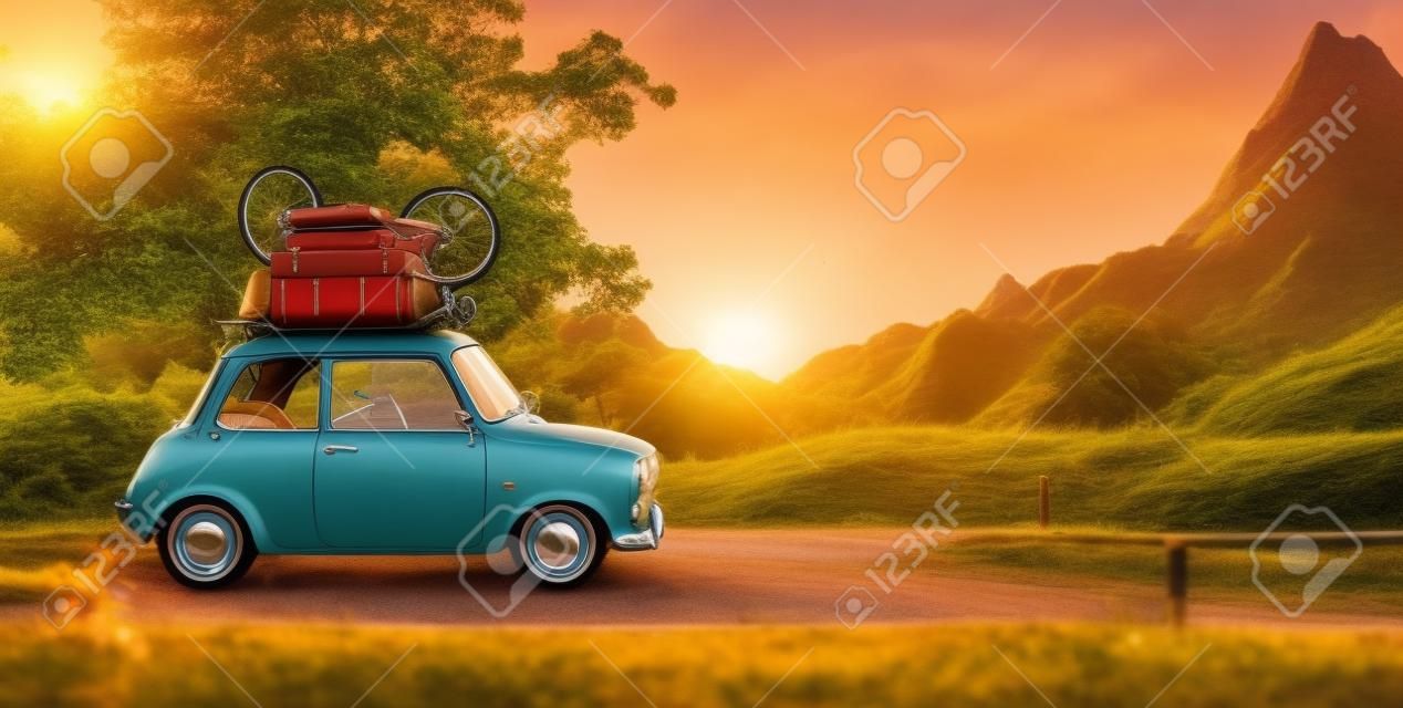 üst valiz ve bisiklet ile Sevimli küçük bir retro otomobil günbatımında harika kırsal yol gider