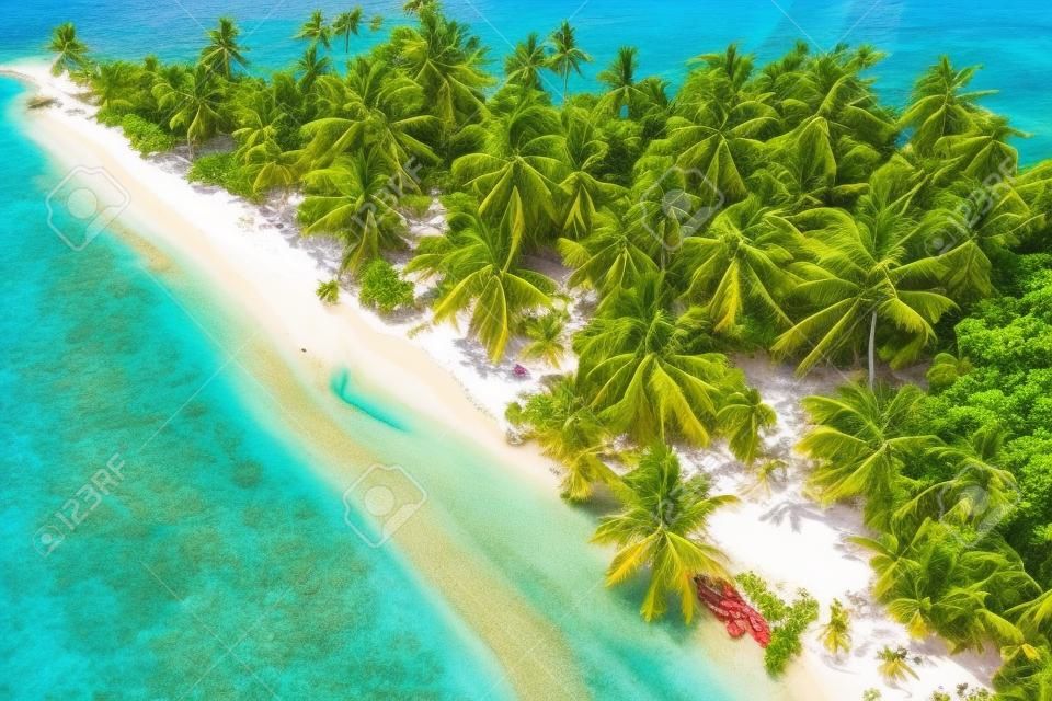 多米尼加共和國熱帶島嶼海灘的鳥瞰圖