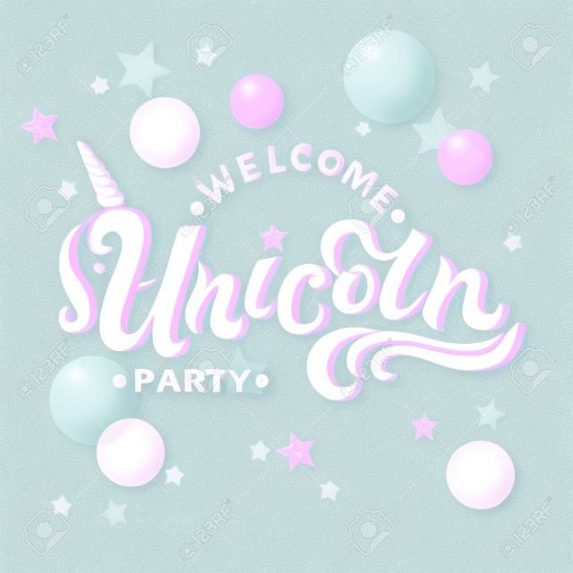 Benvenuto testo Unicorn Party isolato su sfondo colorato pastello. Lettering unicorno disegnato a mano come logotipo, distintivo, patch, icona. Modello per la festa, compleanno, invito, volantini, nascita del bambino.