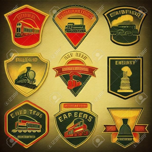 Set di emblemi con treno d'epoca. Strada ferroviaria retrò. Elemento di design per logo, etichetta, emblema, segno, distintivo. Illustrazione vettoriale