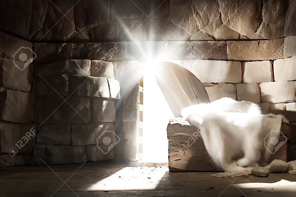 Tumba vacía mientras la luz brilla desde el exterior. jesucristo resurreccion. concepto cristiano de pascua.