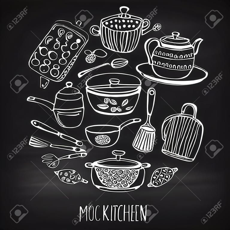 Set von Hand gezeichnet Kochgeschirr an die Tafel. Kreide Küche Hintergrund. Doodle Küchengeräte. Vektor-Illustration.
