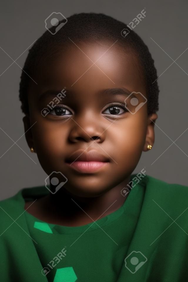 Kolekcja portretów młodej czarnej afrykańskiej dziewczyny