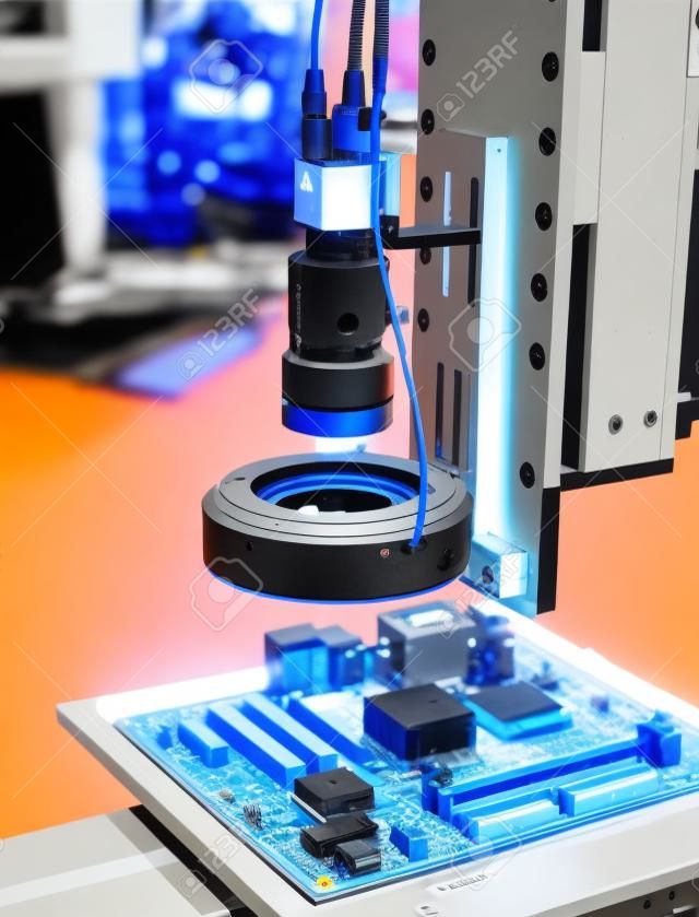 Sistema robotico di visione artificiale in fabbrica, scansione automatizzata.