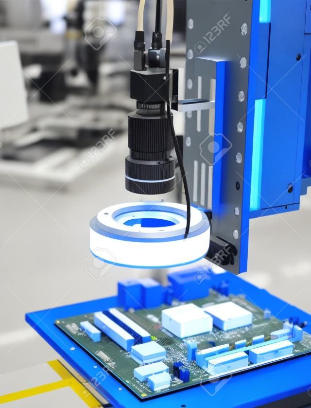 Роботизированная система машинного зрения на заводе, автоматическое сканирование.