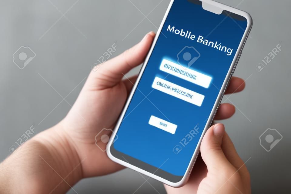 Aplicación de pago por Internet de banca móvil en la pantalla del teléfono inteligente.