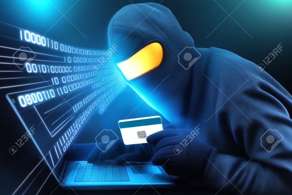 Hacker usando tarjeta de crédito robada