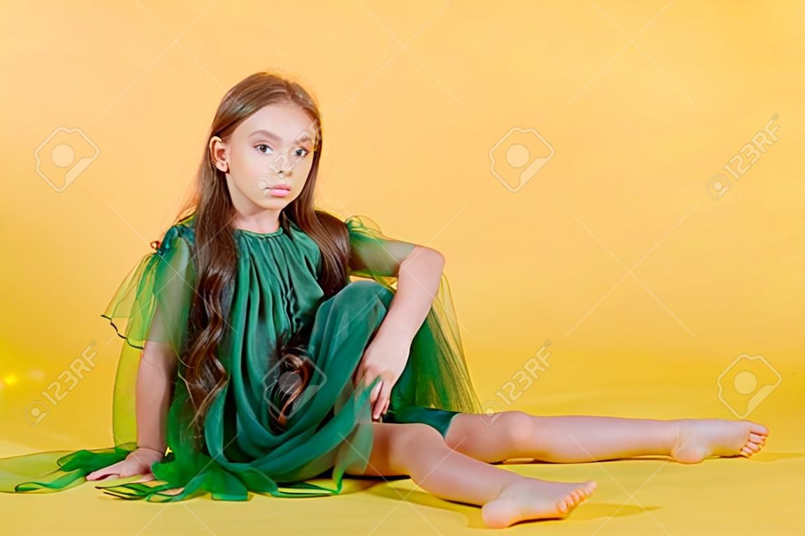portret van kleine model meisje in studio