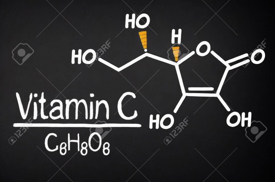비타민 C의 화학식과 칠판