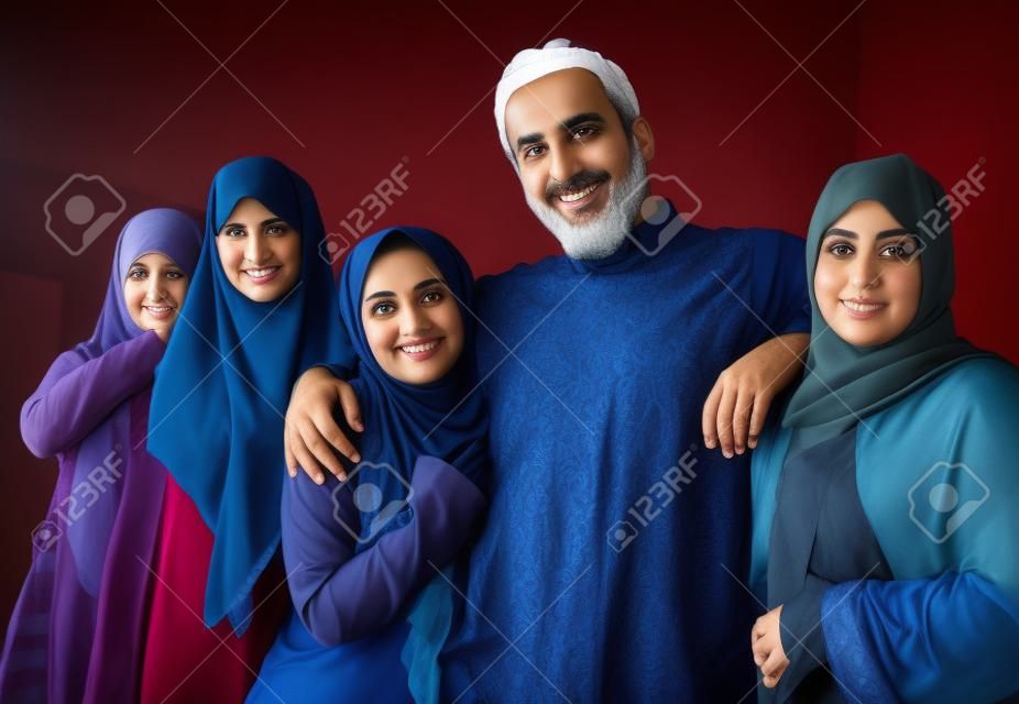 Muslimischer Mann mit 4 Ehefrauen Porträt, Qualitätsfoto